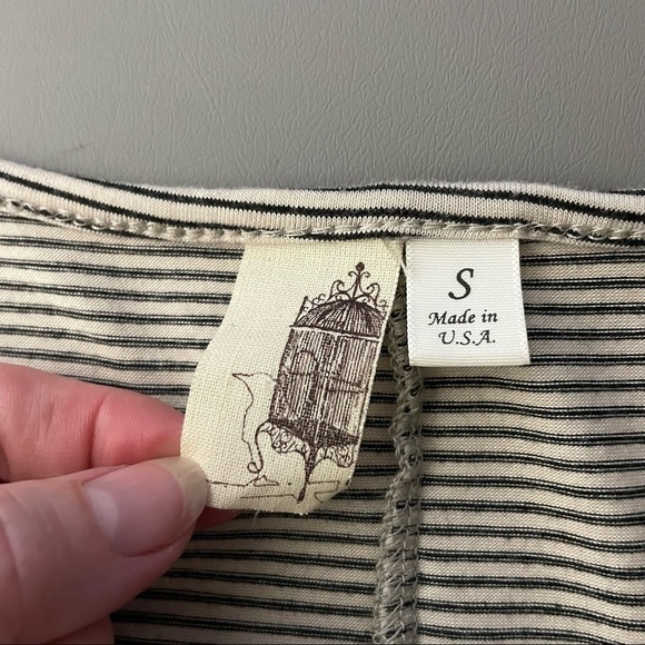 Francesca’s Bird Cage Striped Top Lace Side Panels 3/4 Sleeve Size Small - Picture 9 of 13